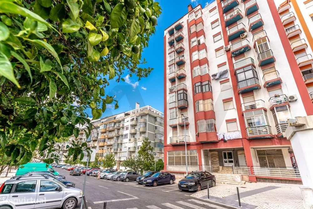 T2 com 84 m2 | 6.º andar com elevador | Varanda