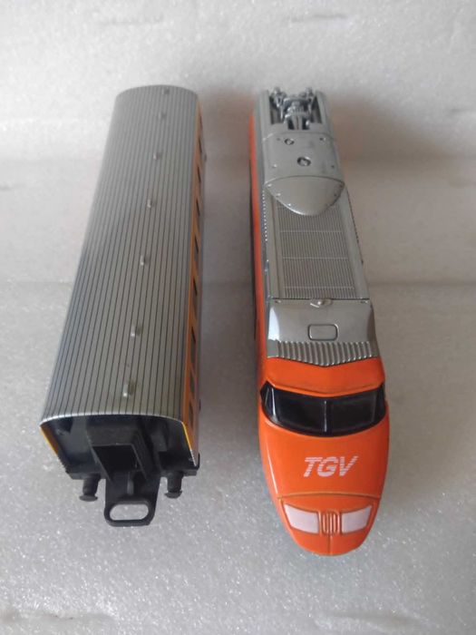 Comboio e Carruagem Miniatura do TGV.