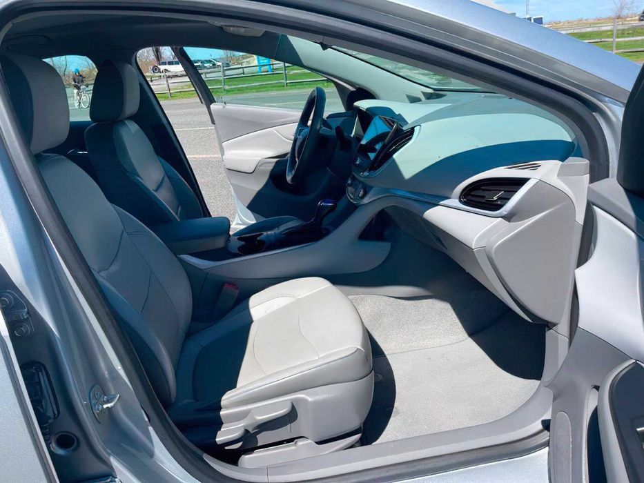 Chevrolet Volt LT      2016