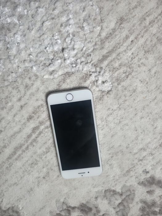 Продасться iPhone 8