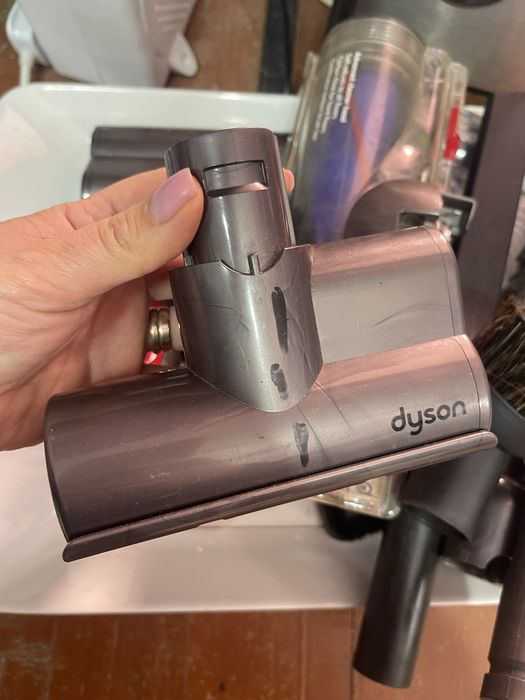 насадки для пилососа бренду Dyson,