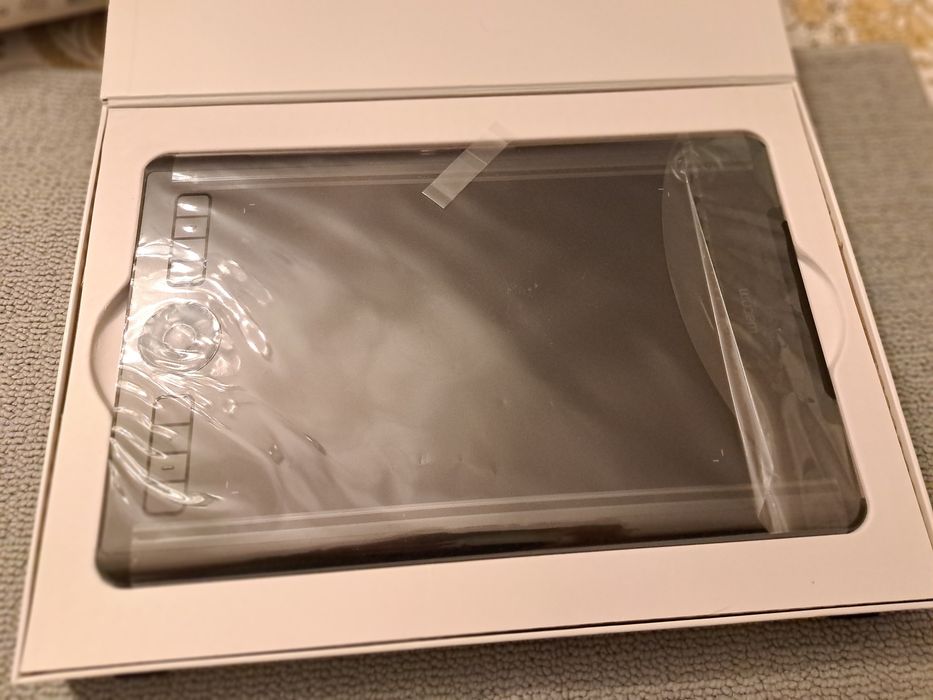 Tablet graficzny Wacom Intuos Pro M - stan idealny!