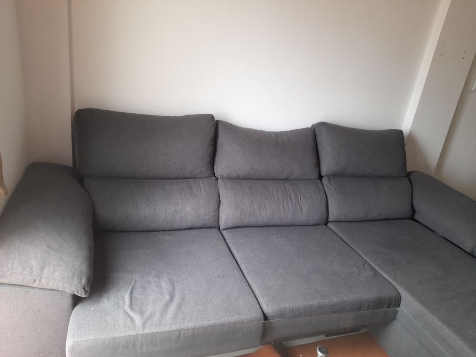 Sofa a venda usando