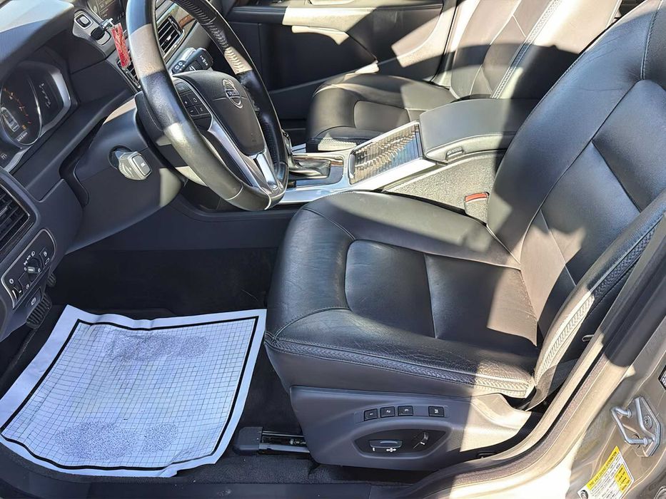 Volvo XC70 T5 Premier      2016