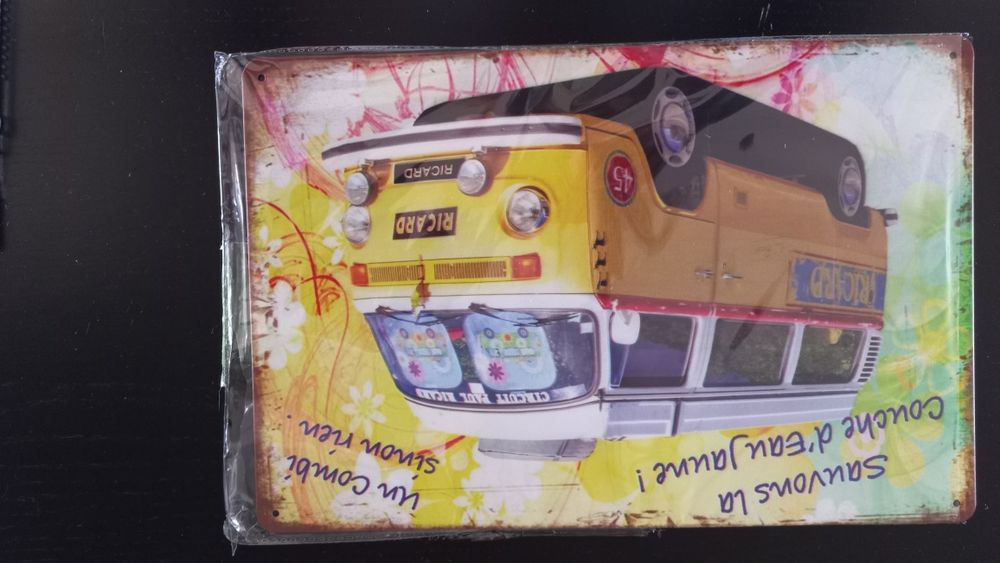 Varias placas de metal vintage