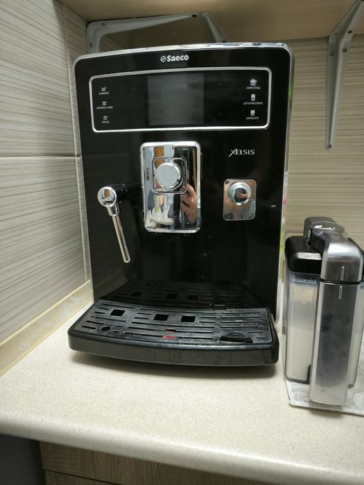 Кавомашина Saeco xelsis з молочником