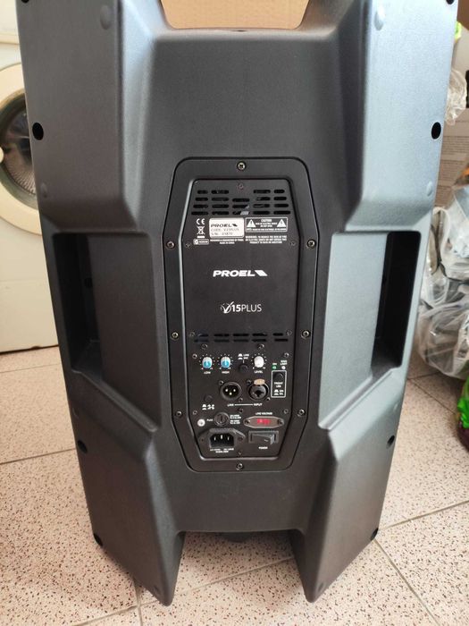 Altifalante ativo PROEL V15PLUS  + Suporte Proel FRE180BKV2