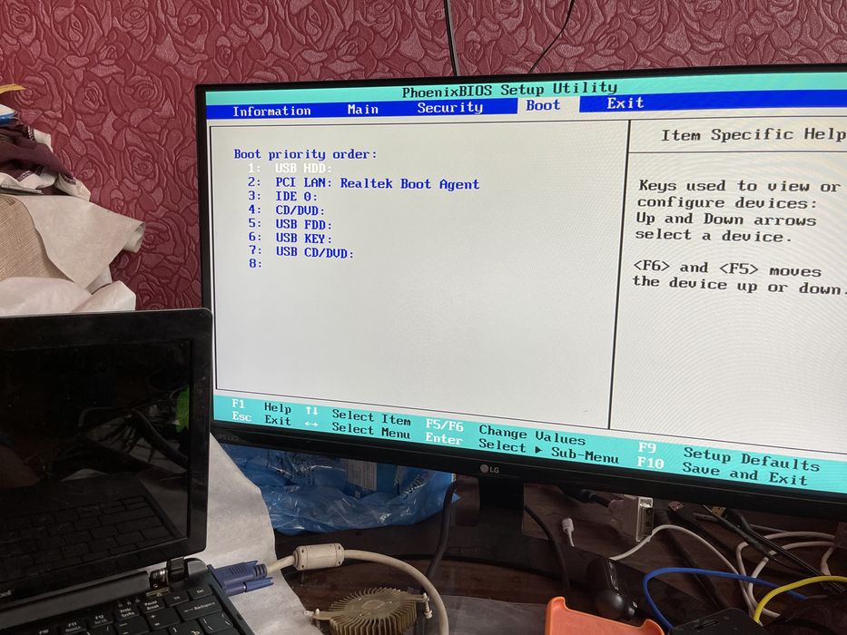Ноутбук packard bell model no ZA8 snid:92607269825 рабочий но битЭкран