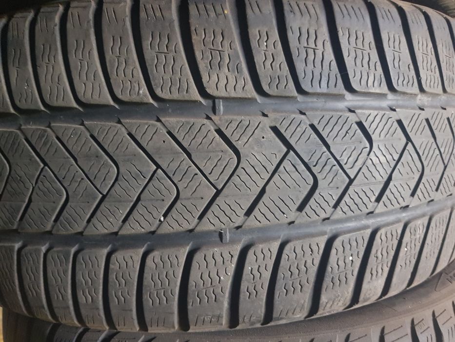 продам шины пирелли зимние 255/40/R20