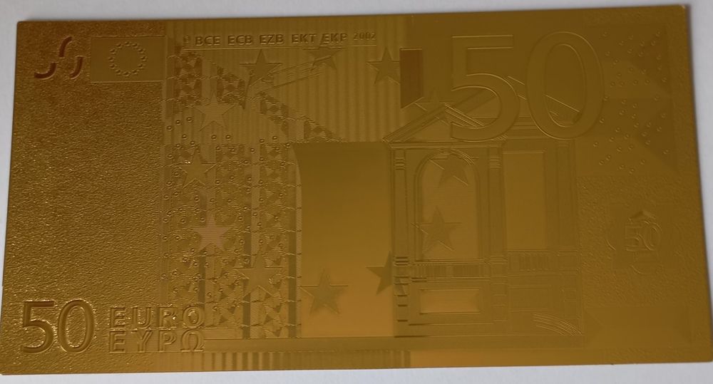 Coleção de notas de euros revistidas a ouro