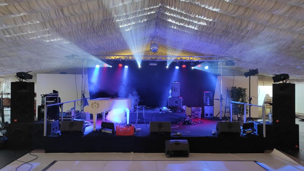 Sound and light systems for rent/Aluguer som e luz eventos, consultado