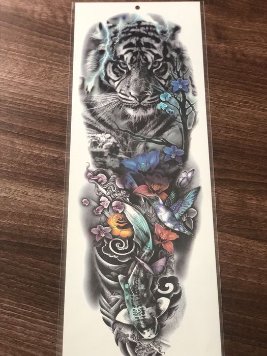 Trzy tatuaze zmywalne na ramie