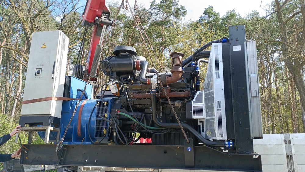 Generator agregat prądotwórczy 800Kva w kontenerze  702KW niecałe 700h przepracowane