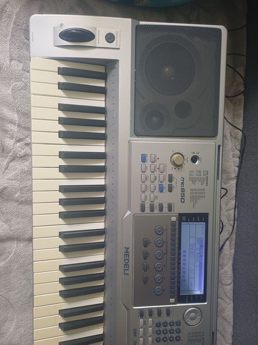 Продам синтезатор MEDELI mc850