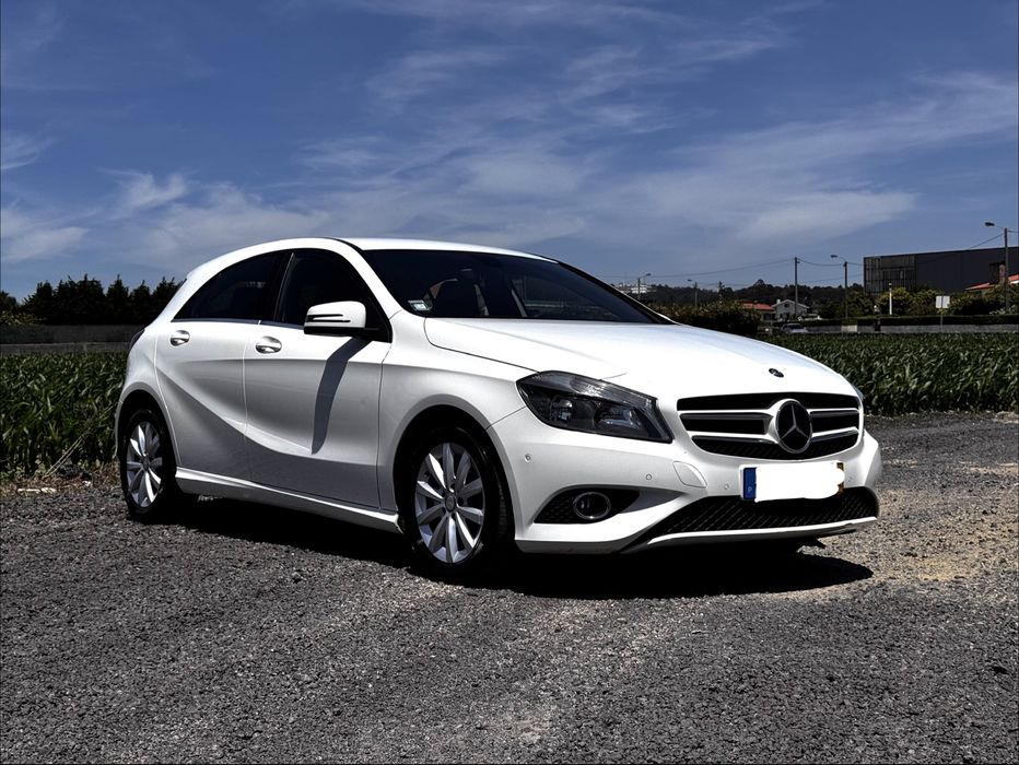 Mercedes-Benz A180 Urban | Abril 2014 | Excelente Estado
