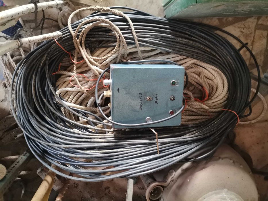 Bomba submersivel com tudo completo para  furo.