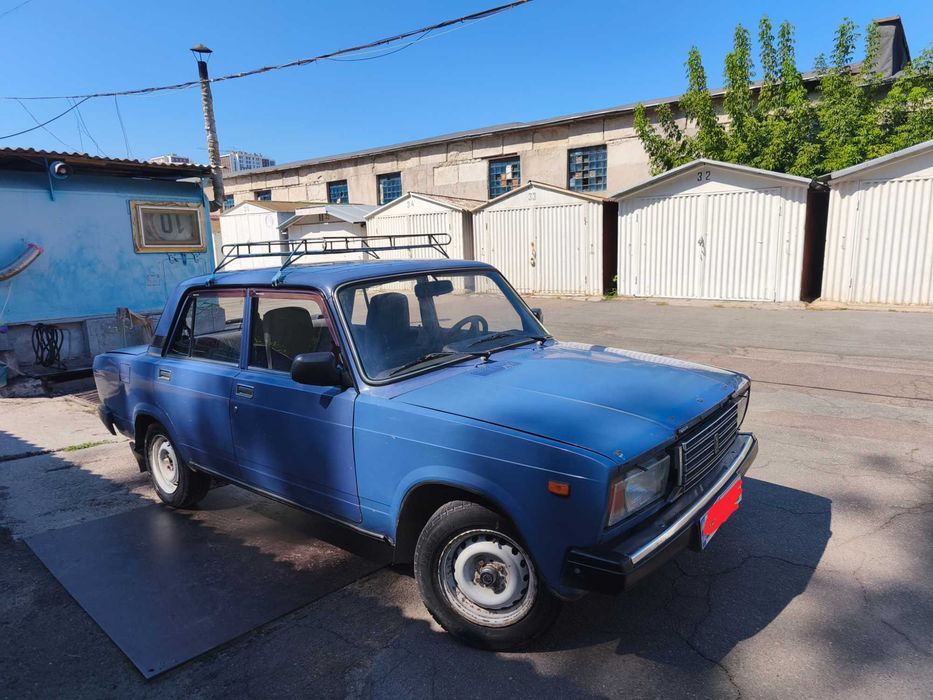 Автомобіль ВАЗ 2107