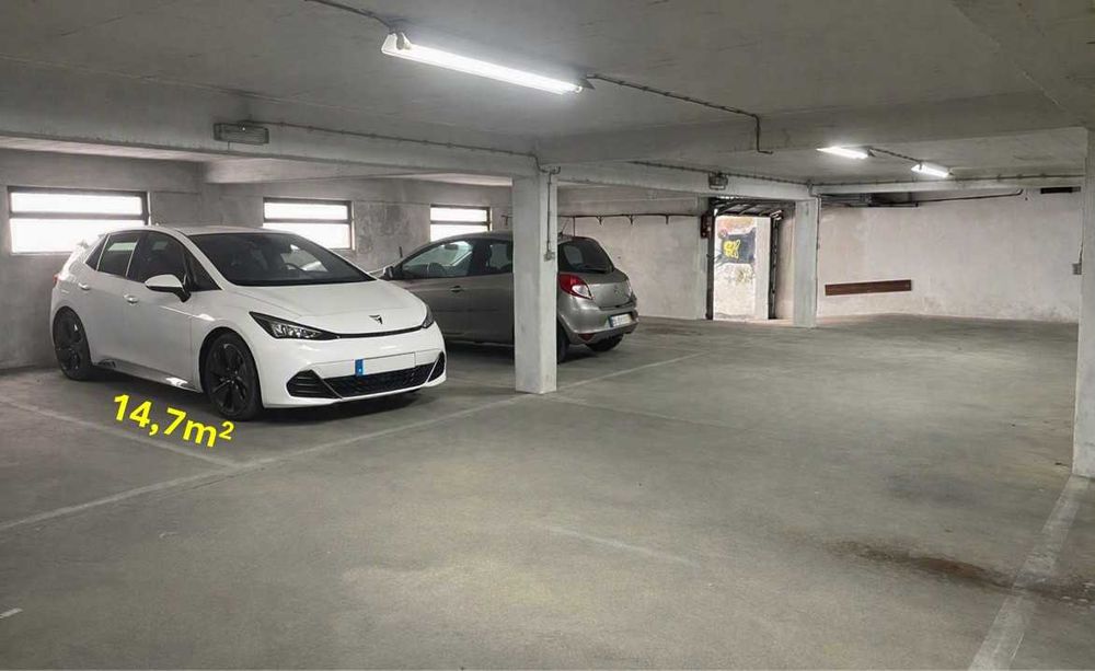 Arrendo lugar(es) de garagem