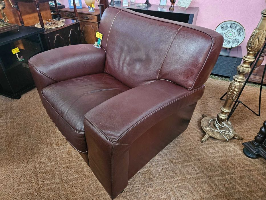 Grande sofá individual em pele - óptimo estado geral