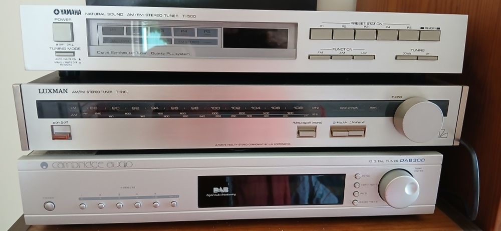 Vendo Leitor CDs e Rádios  300 + 40