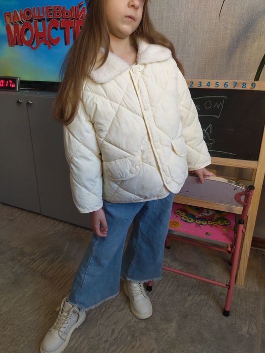 Одяг  для дівчинки 3-4  років (куртка,джинси,взуття ,комбез,шапка)