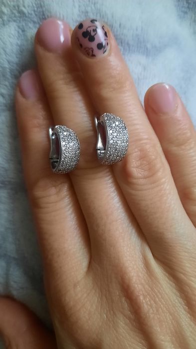 Срібні сережки з камінцями родіровані