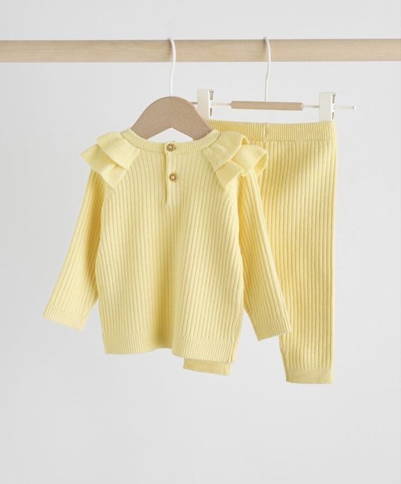 Дитячий в'язаний джемпер і легінси