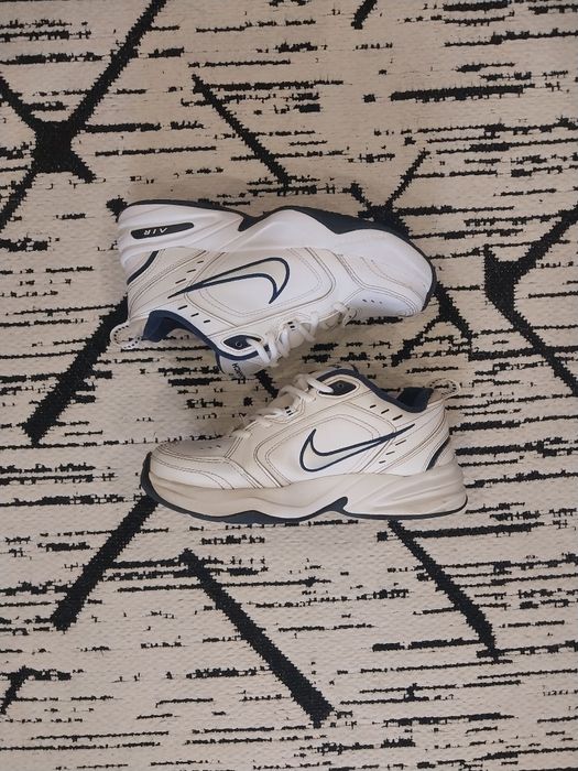 Кросівки Nike Air Monarch IV White Navy 38,5 24см
