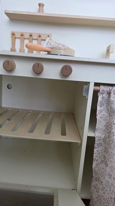 Cozinha de brincar em madeira com acessórios