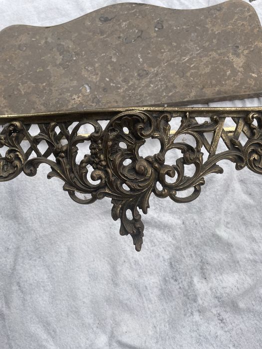 Movel com pedra e espelho