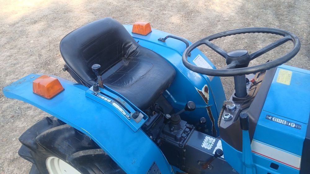 Mini trator mitsubishi
