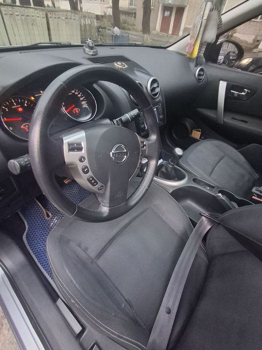 Nisan Qashqai+2 2010 рік