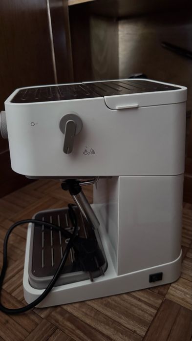 Máquina de Café De'Longhi Branca – Como Nova