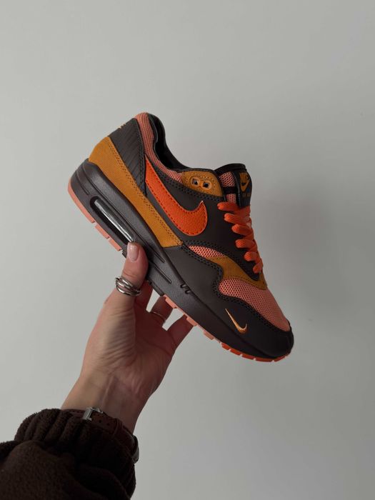 Кросівки Nike Air Max 1 King's Day premium