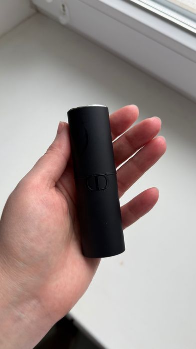 Продам майже новий контурний стік Dior