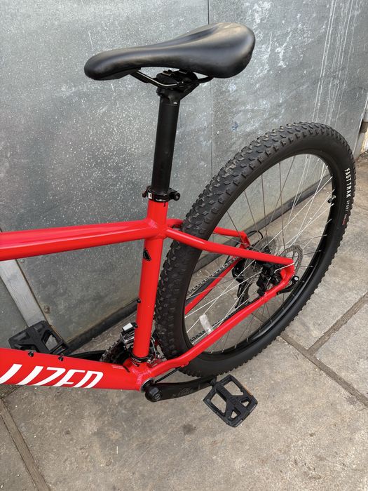 Велосипед Specialized Rockhopper 2023 року (mtb,hardtail)
