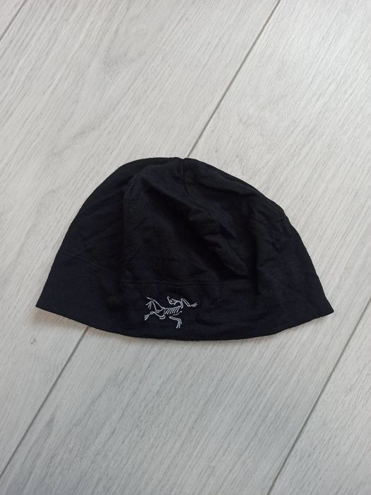 Продам шапку  Arc'teryx