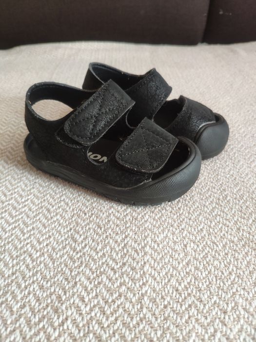 Дитяче взуття. Сандалі.