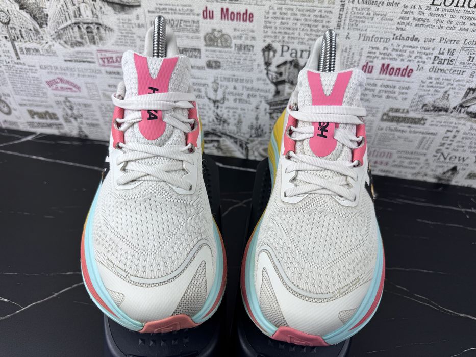 Оригінал Розмір 38 Кросівки Hoka One One Skyward X Взуття