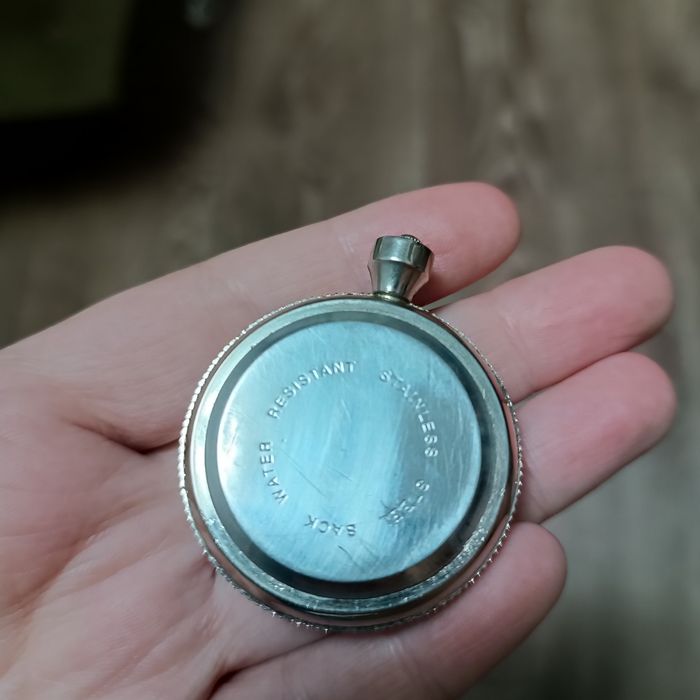 Продам старенькие часы