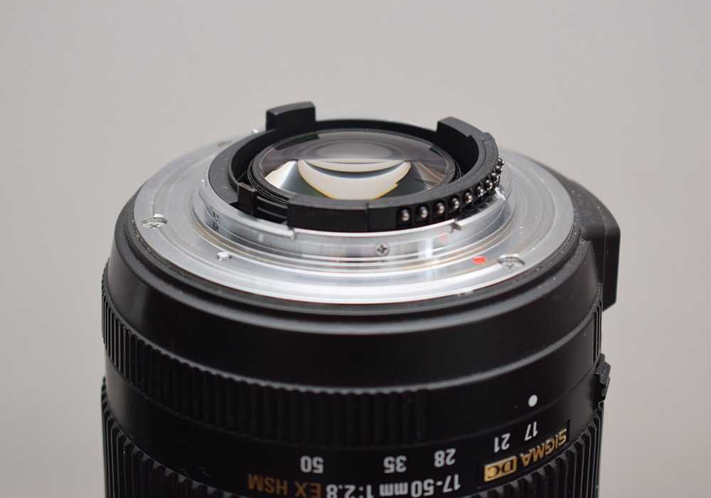 Nikon Sigma 17-50 mm f/2.8 DC EX HSM OS (із стабілізатором)