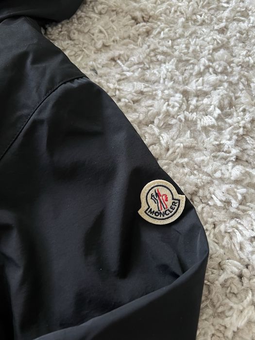 Moncler off white куртка