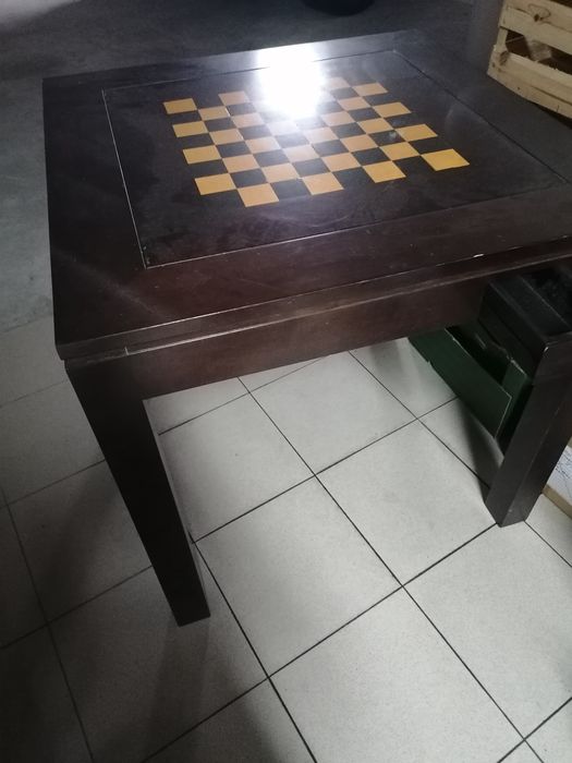 Mesa de jogos, xadrez, damas, cartas