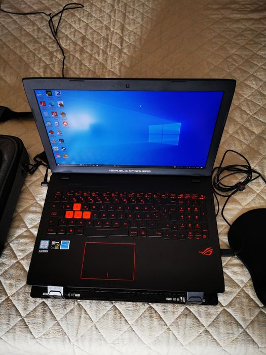 Portátil ASUS rog+ mala transporte+ rato asus
