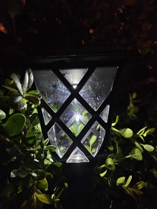 Lampy ogrodowe wbijane, solarne