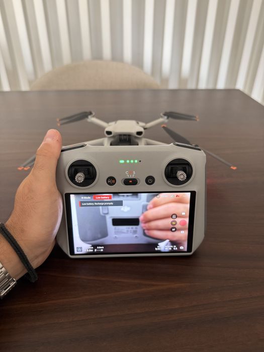 DJI Mini 3 + DJI RC com ecrã