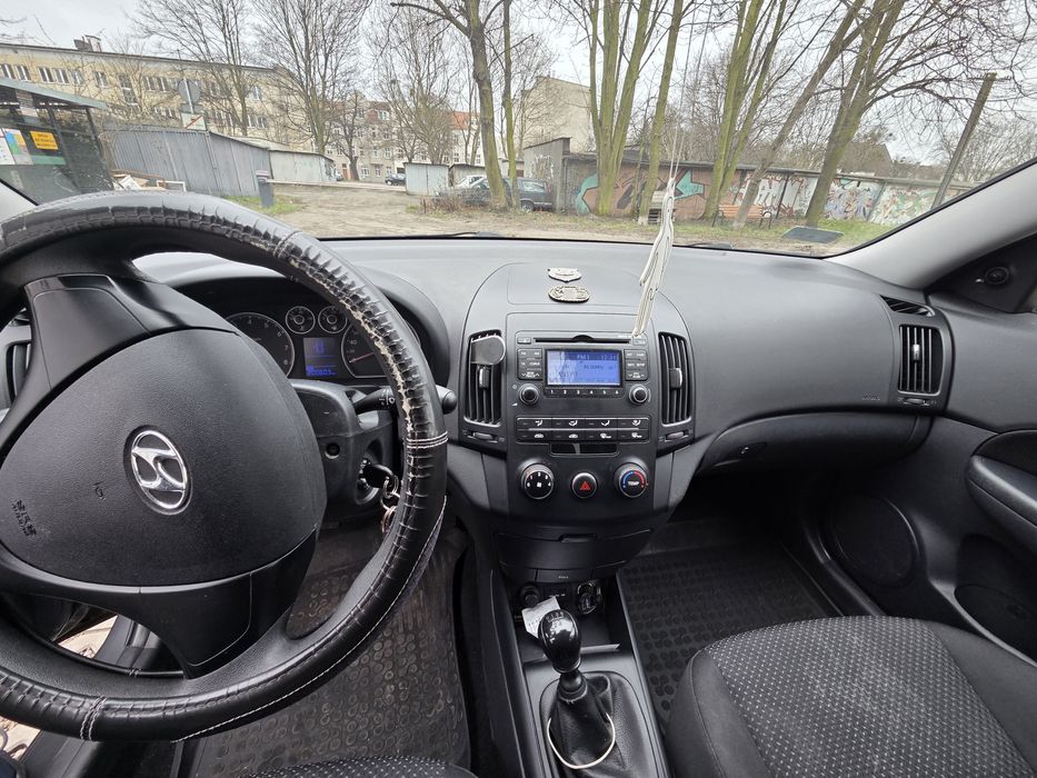 HYUNDAI I30 1.4  Benzyna+GAZ 2009