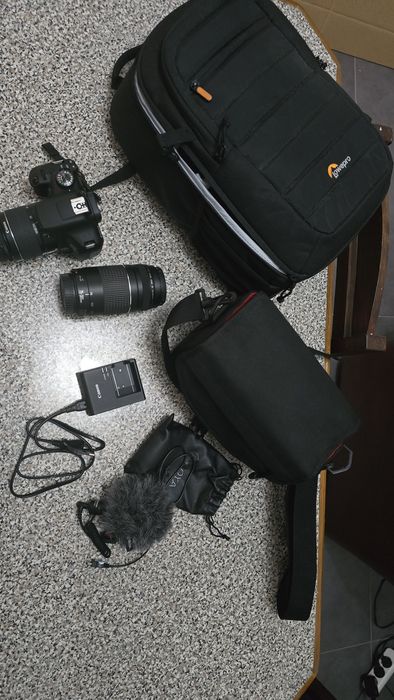 Câmara fotográfica Canon D2000