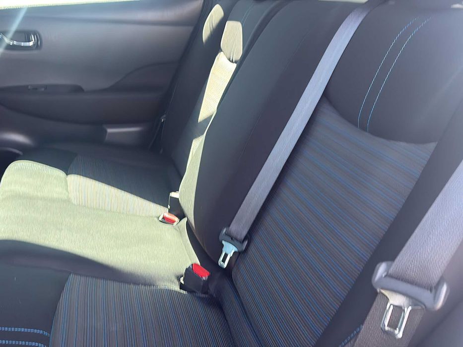 Nissan LEAF SV      2020