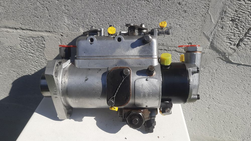 Ciagnik U-R-S-U-S C-360 3p Pompa wtryskowa MF 255 PERKINS 3